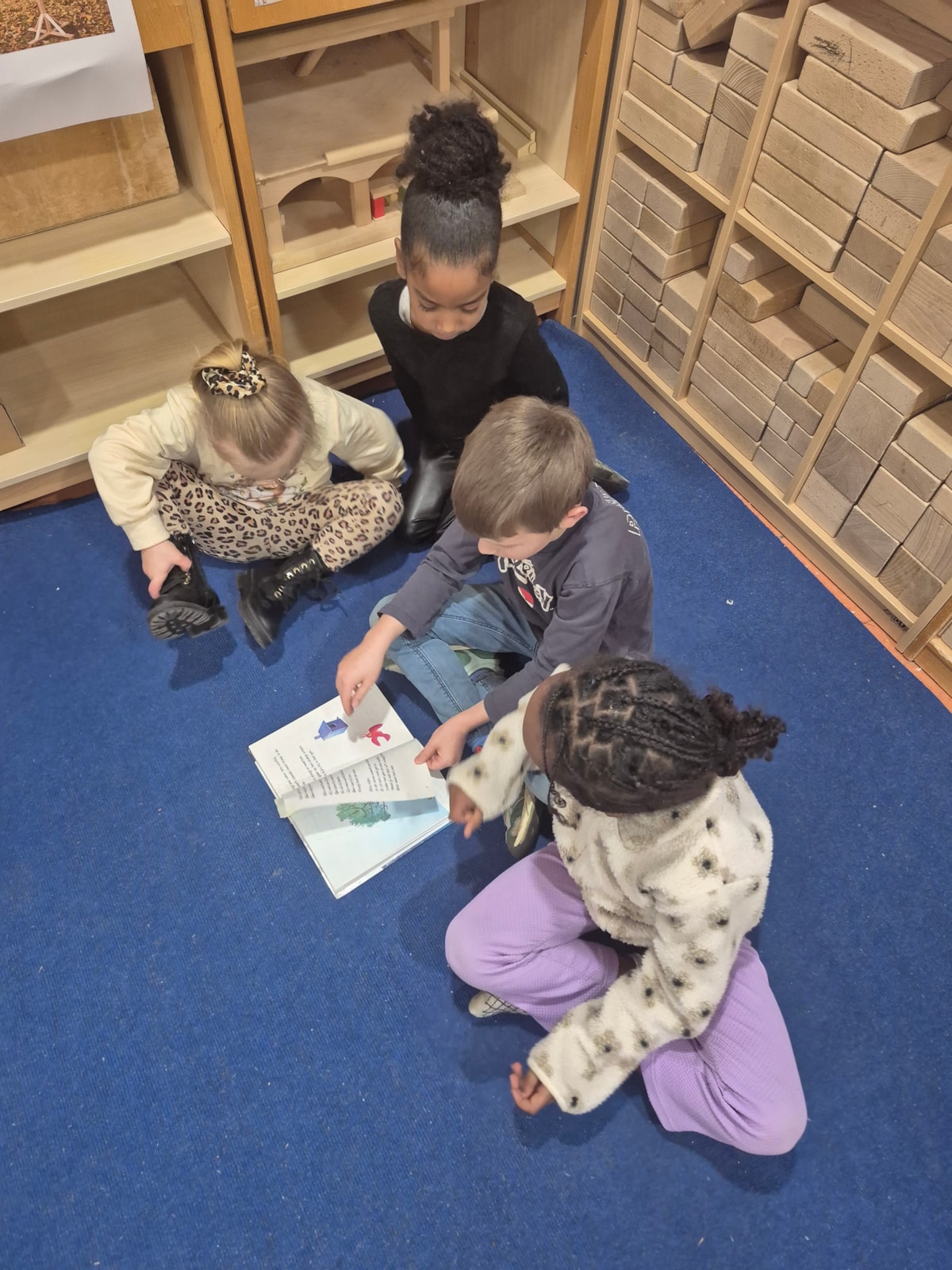 Voorlezen bij de kleuters