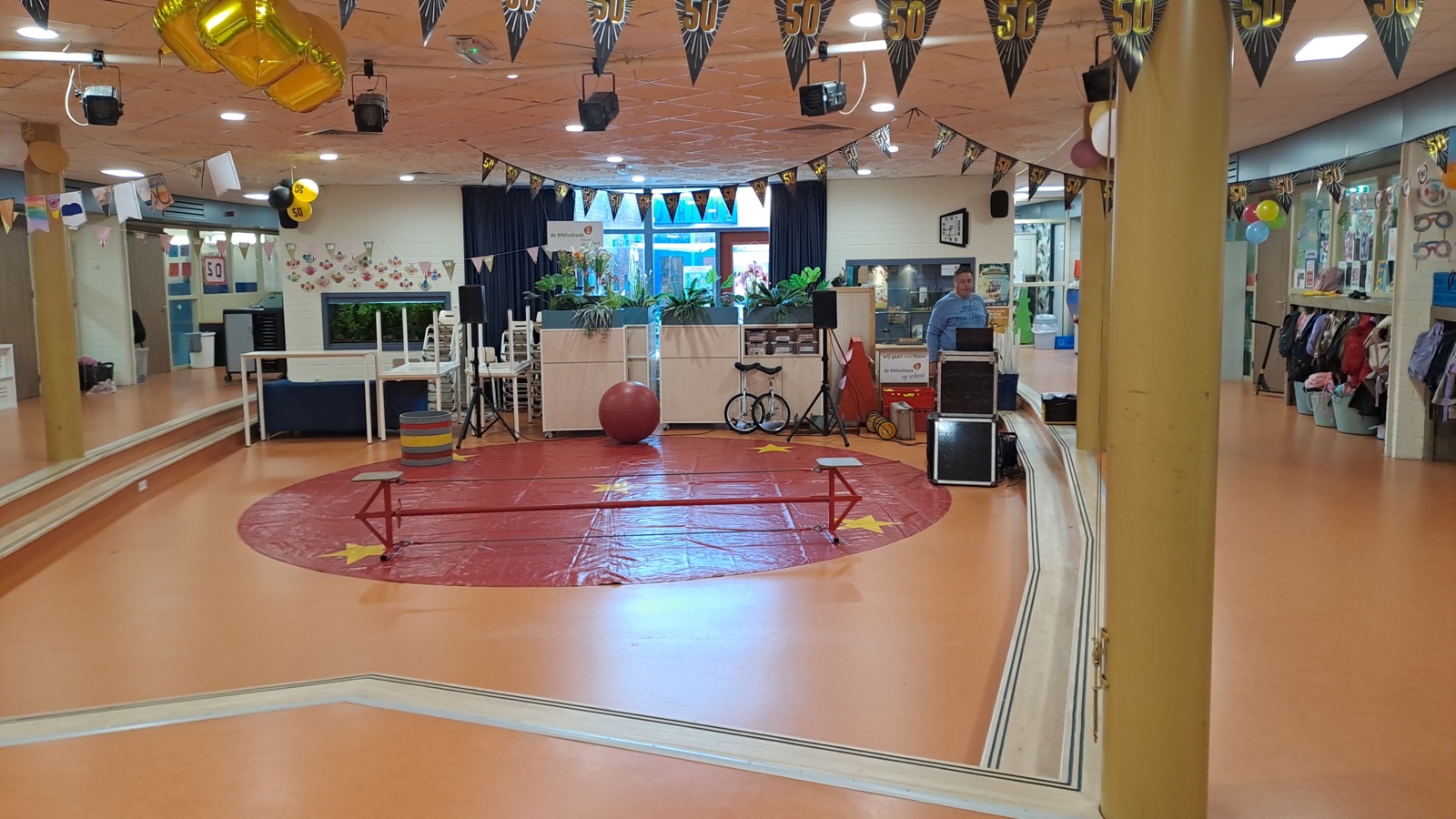 Opening circus week 